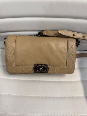 Chanel Beige Quilted Leather Boy Bag with Chain Strap for Corina